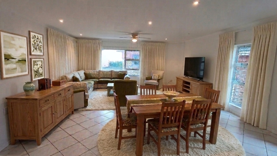 4 Bedroom Property for Sale in Beacon Bay Eastern Cape